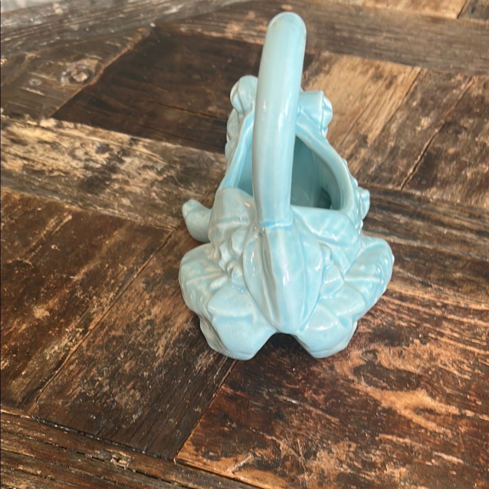 Light Blue Frog watering pitcher,marked McCoy USA on bottom. - Picture 5 of 5